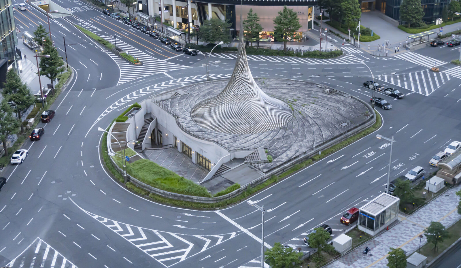 名古屋駅モニュメント 飛翔